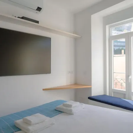 Charming 1-bedroom In The Heart Of Graca | By Airnest Апартаменты Лиссабон
