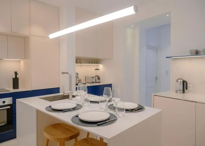 Charming 1-bedroom In The Heart Of Graca | By Airnest Apartman