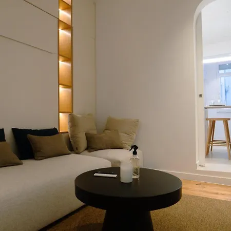 شقة Charming 1-bedroom In The Heart Of Graca | By Airnest Lisboa