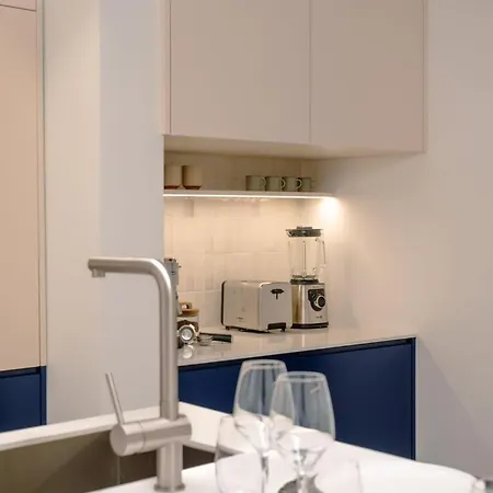 Charming 1-bedroom In The Heart Of Graca | By Airnest Apartment *